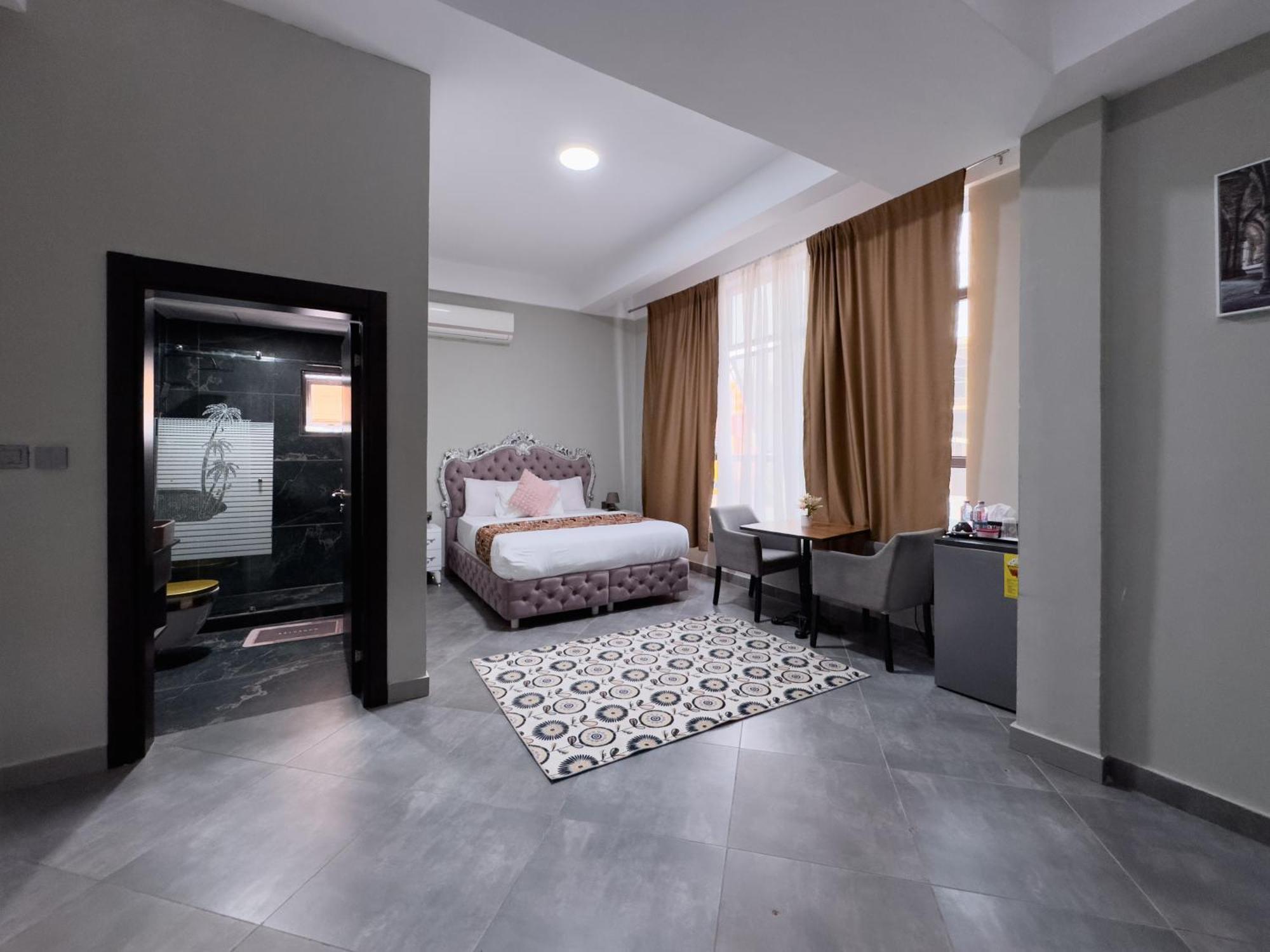 Euro Homes Hotel アクラ エクステリア 写真