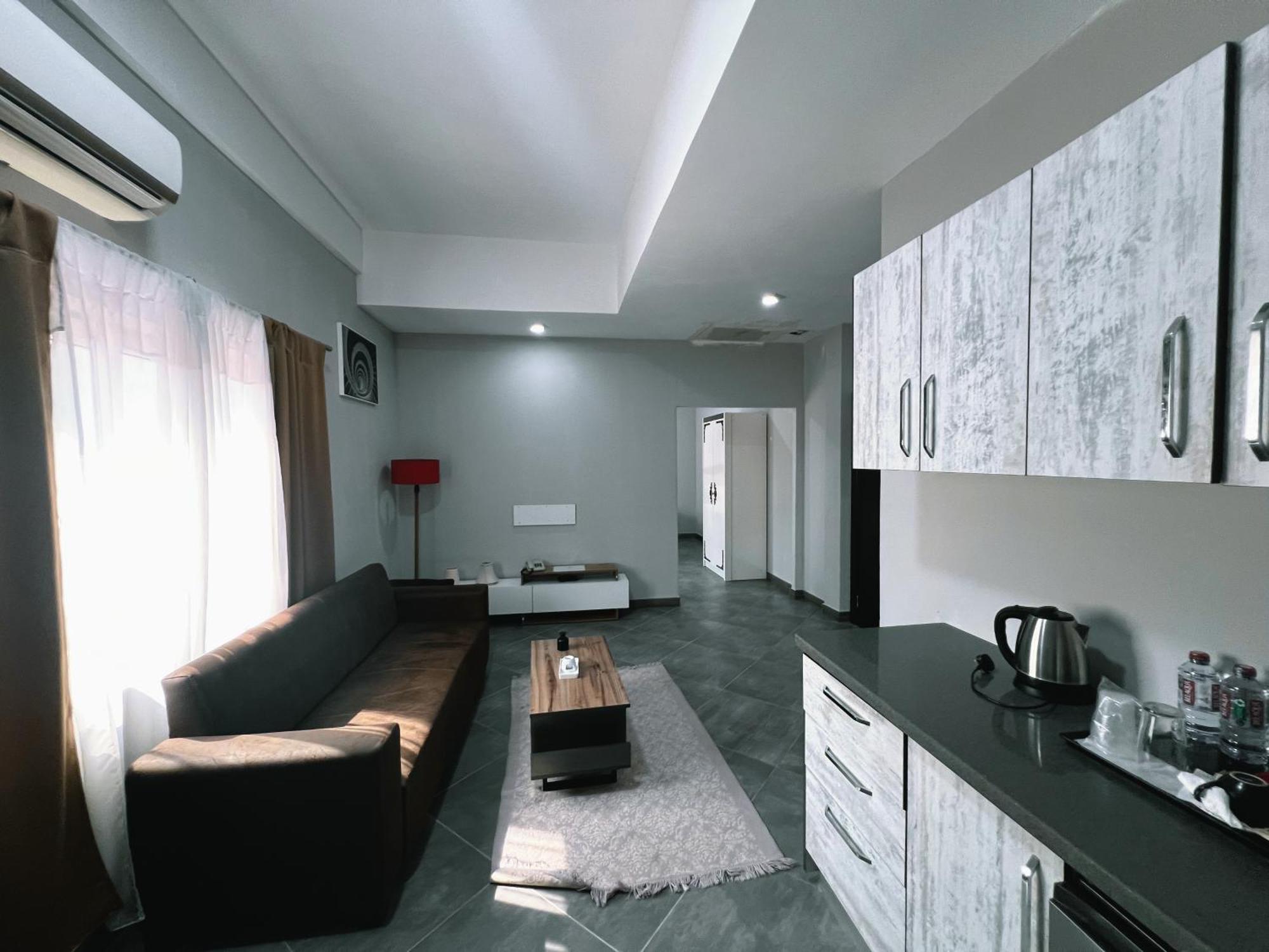 Euro Homes Hotel アクラ エクステリア 写真